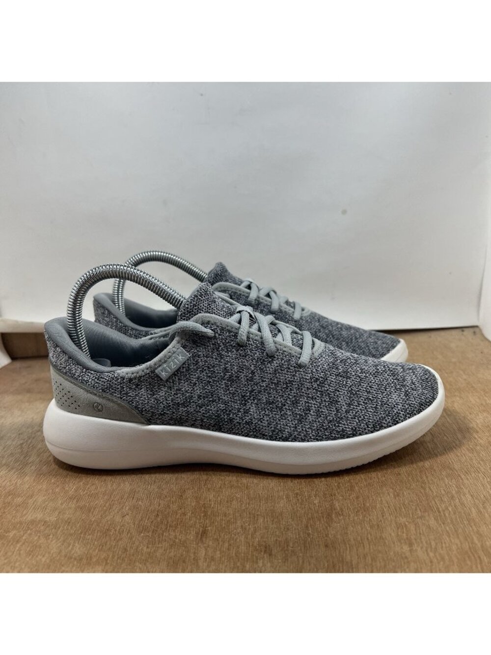 KIZIK Lima Women’s Size 8 Grey Hand Free Athletic Shoes